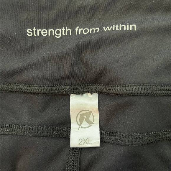 Raze Athletics Women's Pocketed 7/8 Leggings in Black Size 2XL - Picture 8 of 9